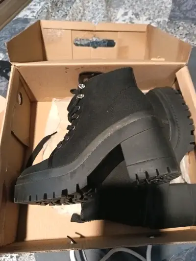 Botines negros de plataforma - miniatura 1