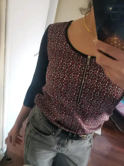Polera animal print talla xs marca iO - miniatura 1