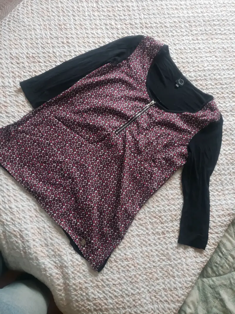 Polera animal print talla xs marca iO - 2