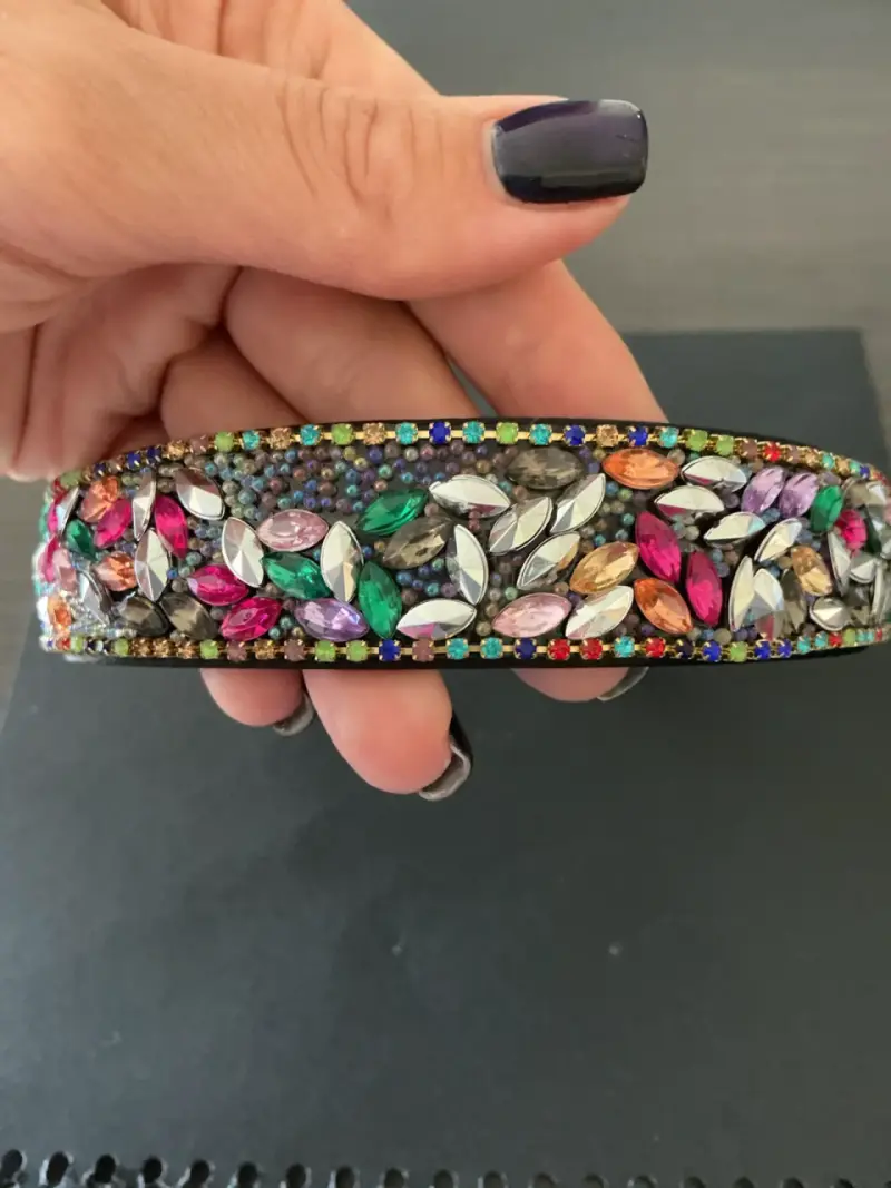 Brazalete con piedras de colores - 1