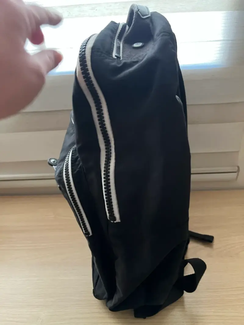 Mochila Kipling Original negra con llavero - 4