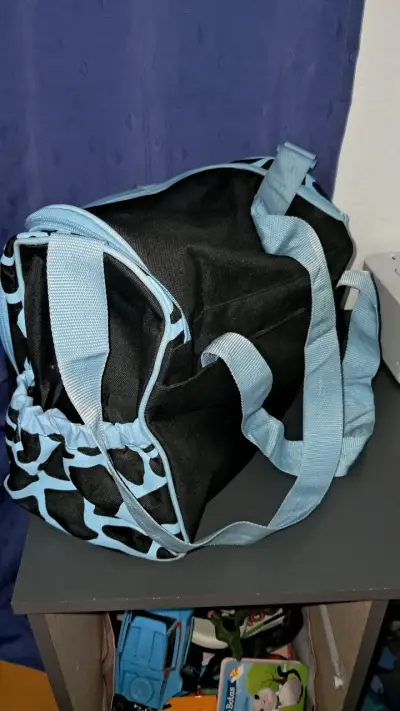 Bolso maternidad negro y celeste - miniatura 2