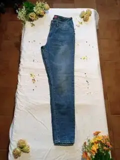 Jeans azules de mezclilla - miniatura 5