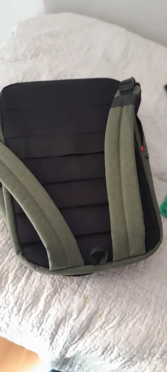 Mochila táctica verde y negra - 1
