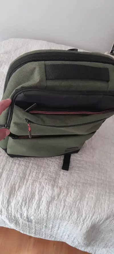 Mochila táctica verde y negra - miniatura 2