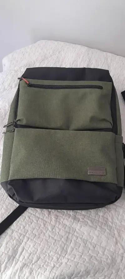 Mochila táctica verde y negra - miniatura 3
