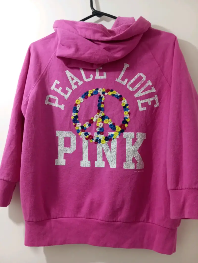 Polerón rosa con diseño Peace Love - 1