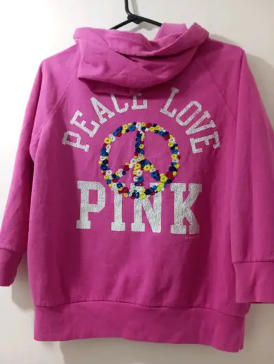 Polerón rosa con diseño Peace Love - miniatura 1