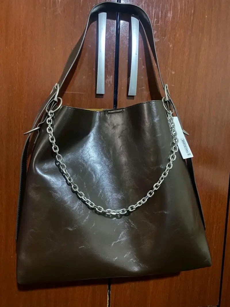 Cartera marca Isadora marrón con cadena Nueva - 1