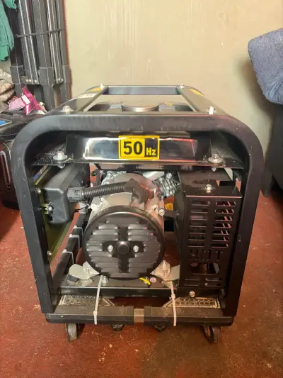 Generador a gasolina Bauker 1500W - miniatura 4