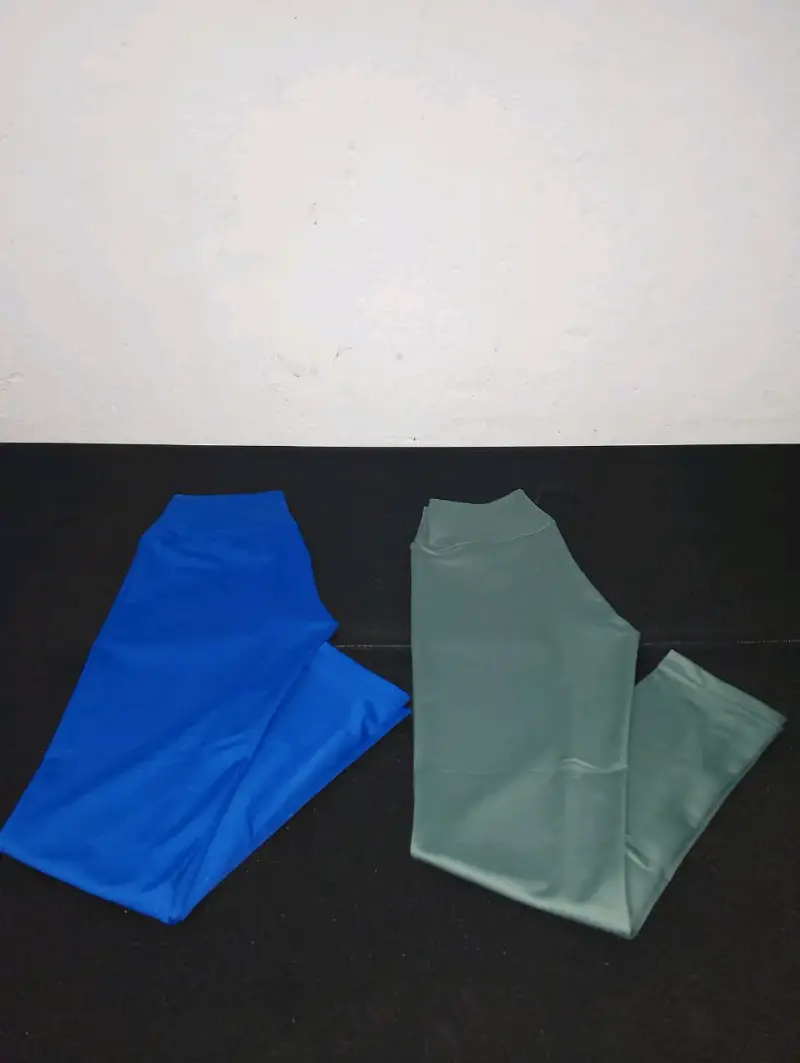 Leggings deportivos azul y verde - 1