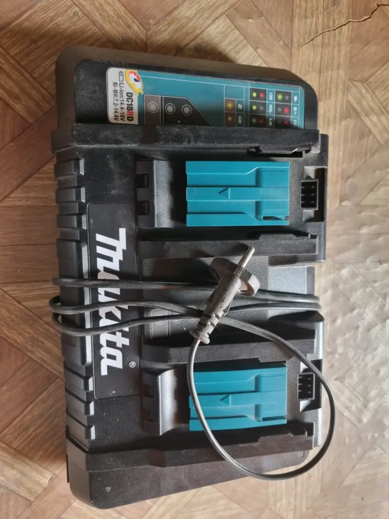 Cargador de batería Makita dual - 1
