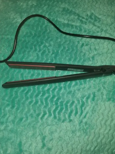 Plancha de pelo negra - miniatura 1