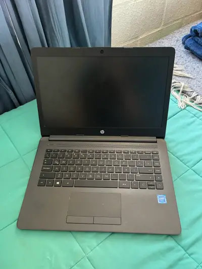 Laptop HP usado en buen estado - miniatura 2