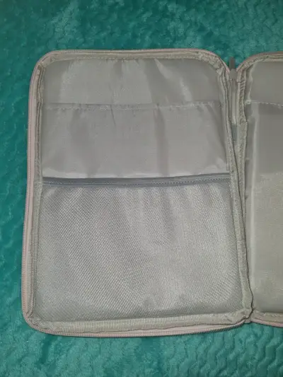 Funda rosada para tablet - miniatura 2