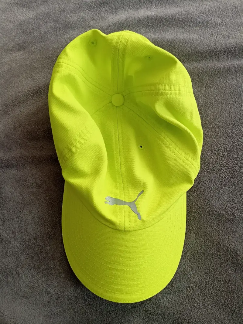Gorra deportiva amarilla - 1