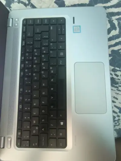 Laptop HP Windows 10 - miniatura 3