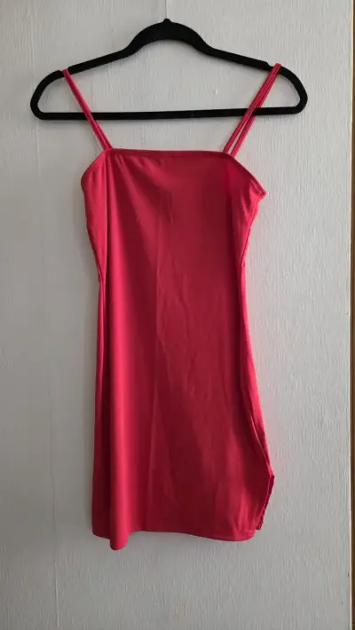 Vestido corto rojo tirantes - miniatura 1