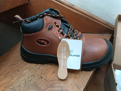 Botas de trekking marrones - miniatura 2