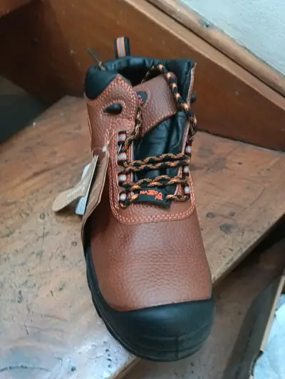 Botas de trekking marrones - miniatura 3