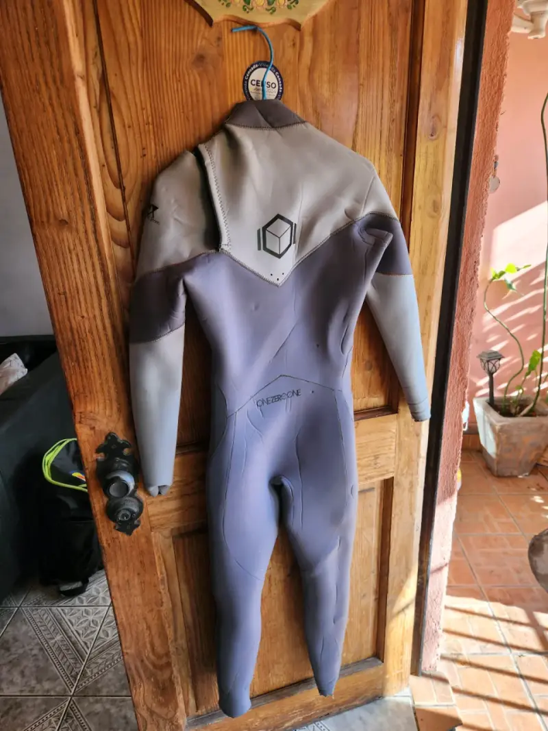 Traje de neopreno gris One Zero One - 2
