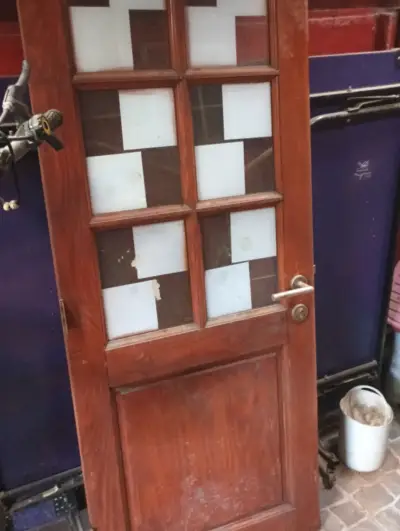 Puerta Solida con chapa, todo en buen estado. - miniatura 2