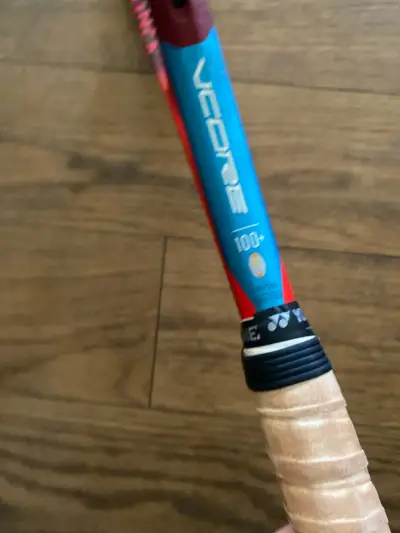 Raqueta de tenis Yonex usada - miniatura 2