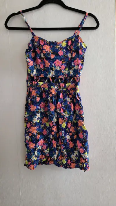 Vestido floral colorido - miniatura 1