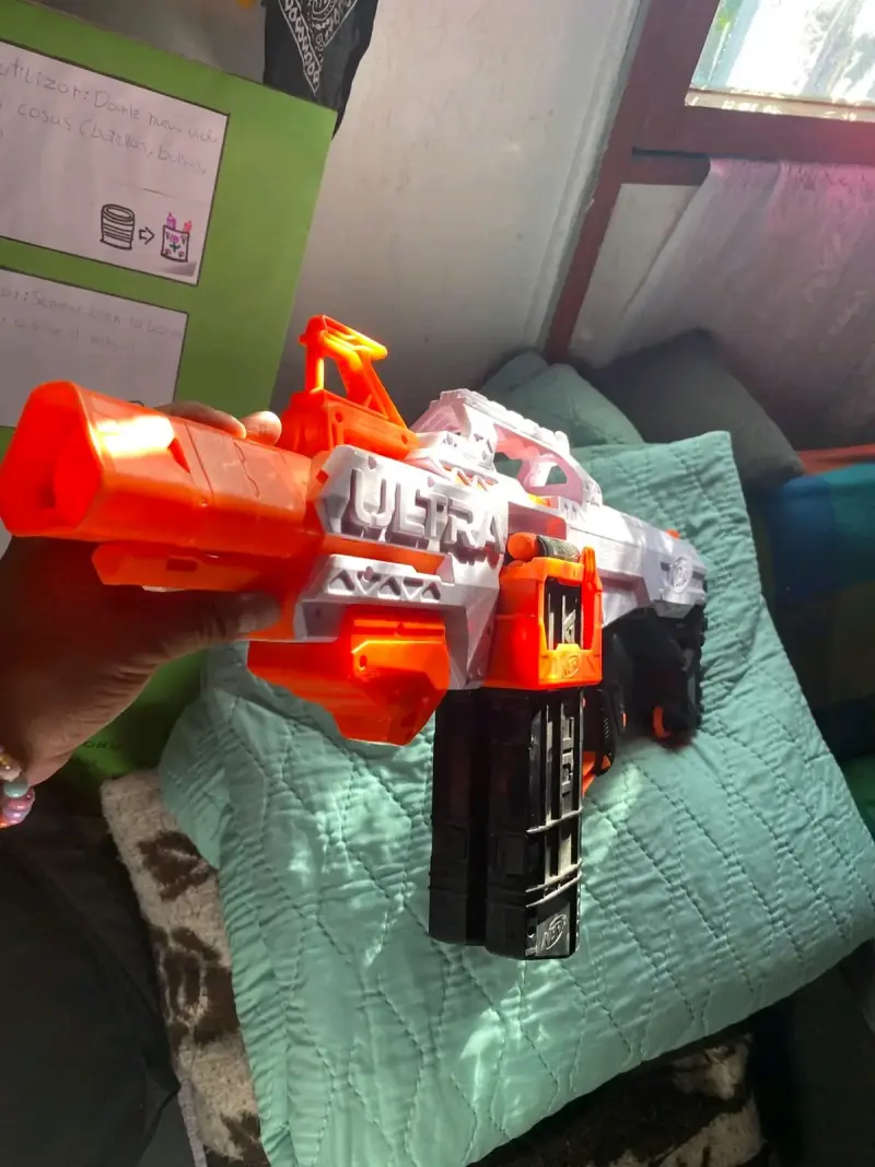 Lanzador Nerf Ultra blanco y naranja - 2