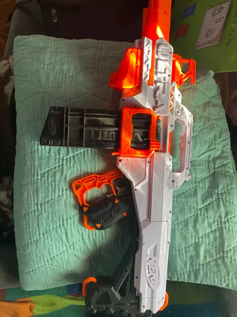 Lanzador Nerf Ultra blanco y naranja - 4