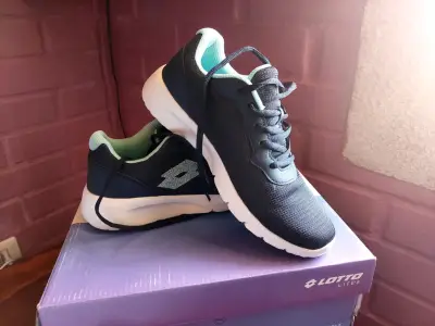 Zapatillas deportivas Lotto azul - miniatura 1