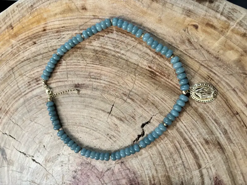 Collar de cuentas azules - 1