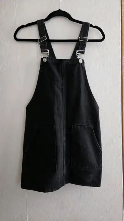 Vestido/Jardinera negro - miniatura 1