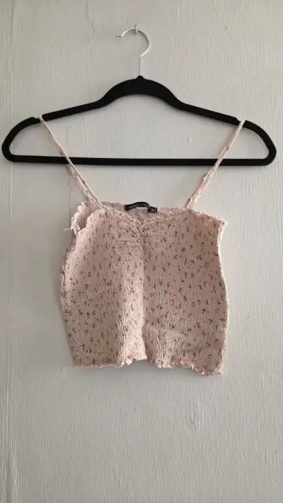 Top rosado con flores pequeñas - miniatura 1