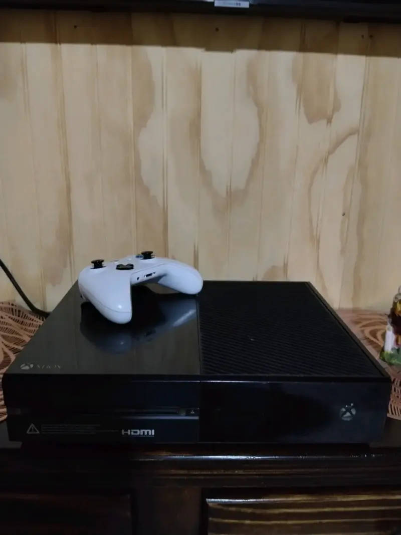 Consola Xbox one con control