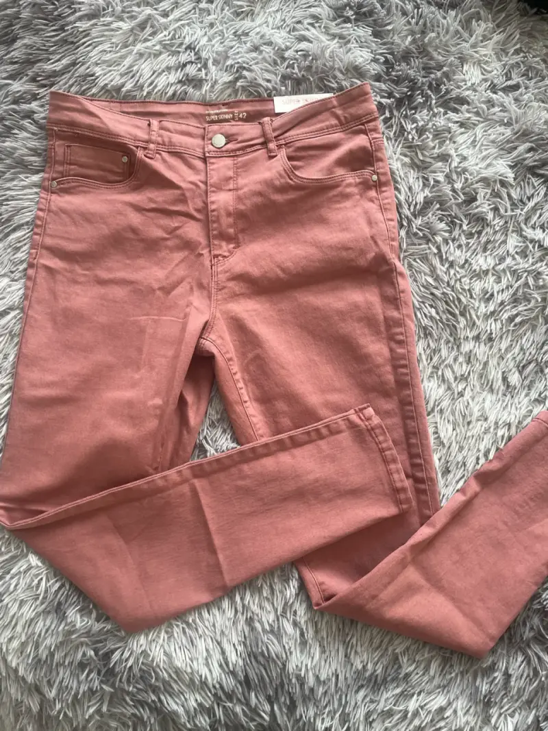 Pantalón super skinny rosa