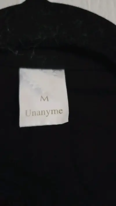 Vestido negro de manga corta - miniatura 2
