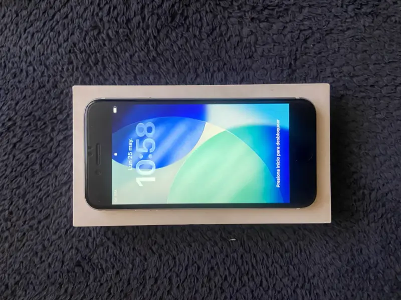 iPhone SE 2020 (usado) - 1