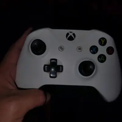 Consola Xbox One S blanca - miniatura 2