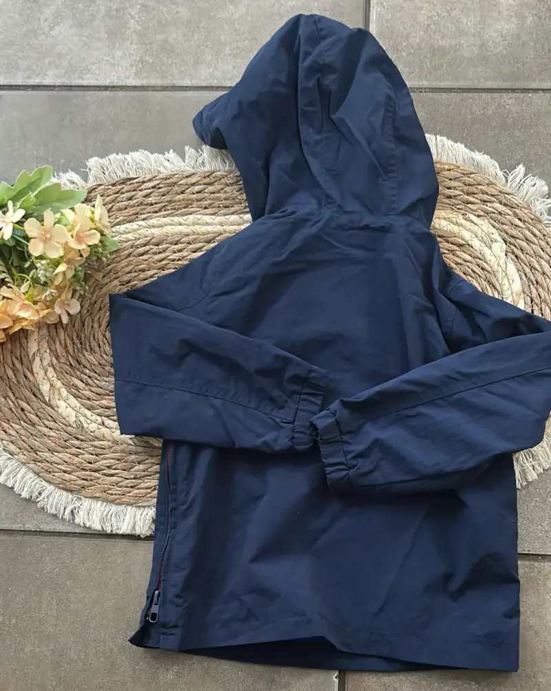 Cortaviento azul con capucha talla  4 años - 3