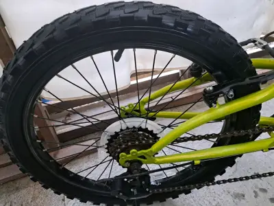 Bicicleta Oxford DM10 negra y verde - miniatura 2