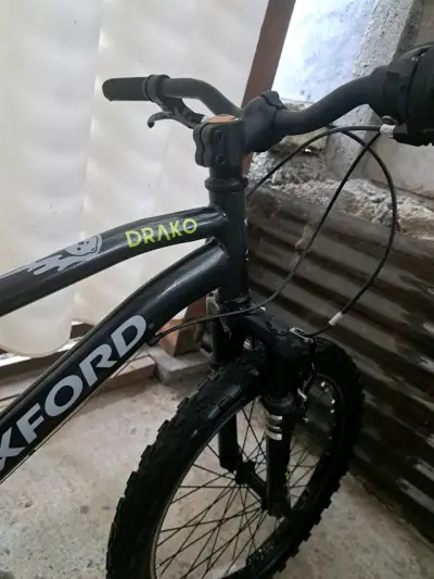 Bicicleta Oxford DM10 negra y verde - miniatura 3
