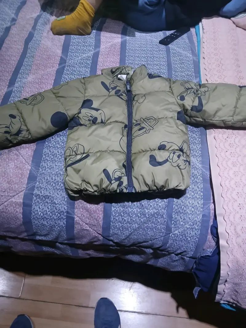 Chaqueta infantil con estampado Disney
