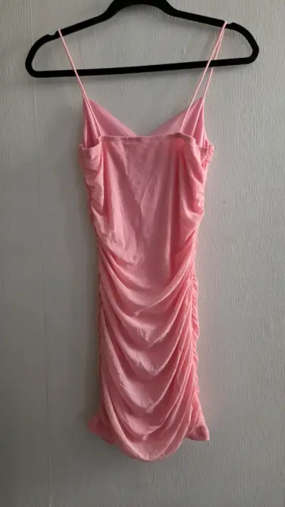Vestido rosa drapeado - miniatura 4
