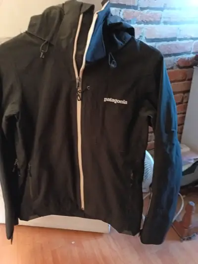 Chaqueta negra Patagonia - miniatura 1