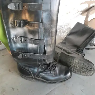 Botas de cuero negro alto - miniatura 2