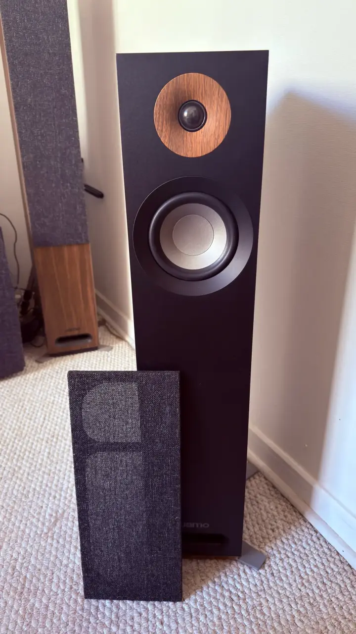 Parlantes Jamo S805 torre moderno negro