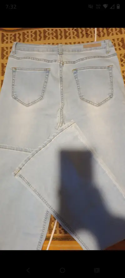 Jeans celestes acampanados - miniatura 2