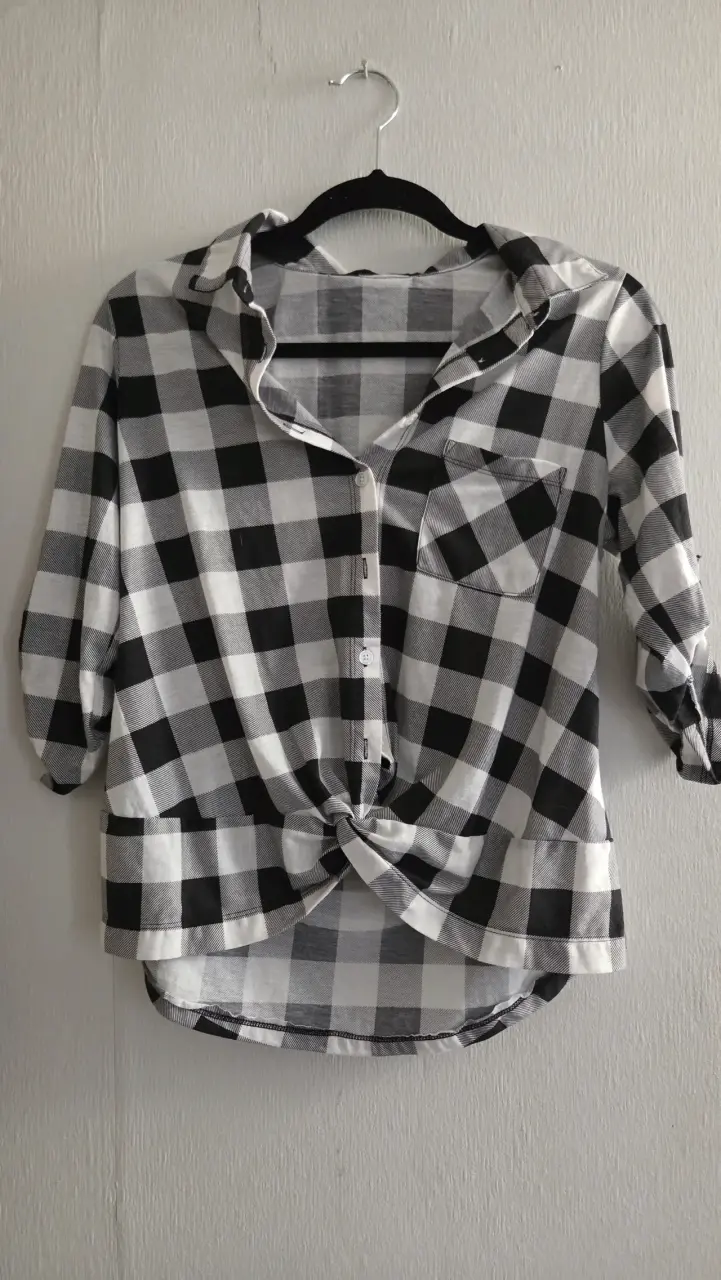 Blusa a cuadros blanco y negro - 1