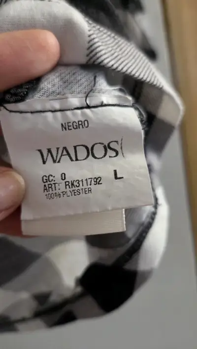 Blusa a cuadros blanco y negro - miniatura 3